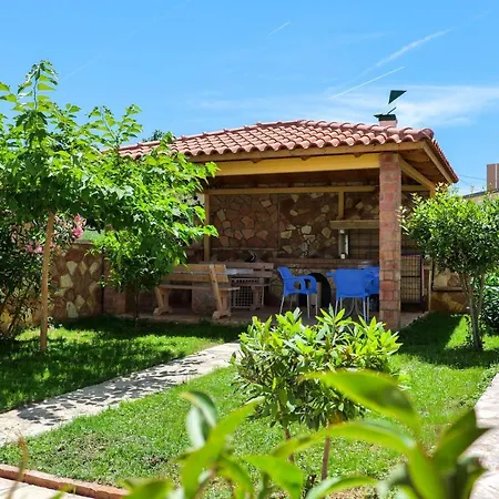 Empo Ksamil
